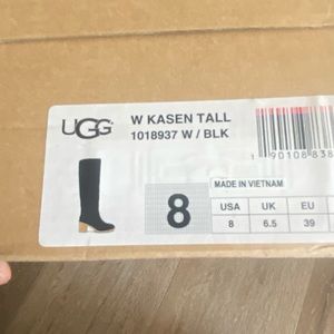 Tall Ugg boots in color Black